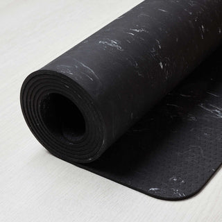 Yogamat Infinity zwart detail gript structuur onderkant