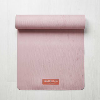 INITIA yogamat detail afbeelding met logo