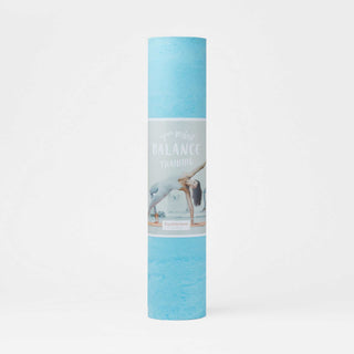 INITIA yogamat blauw gemarmerd opgerold met label